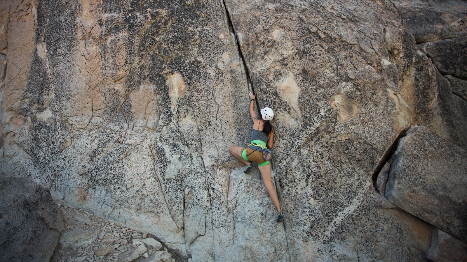 Peak Pursuits Hub: Your Comprehensive Climbing Resource